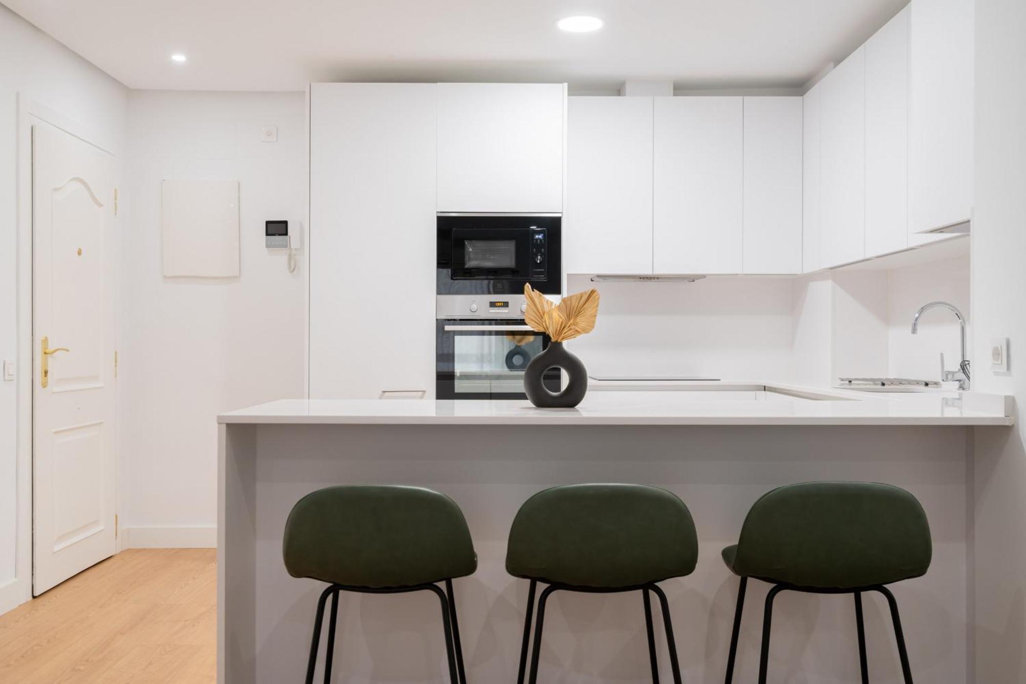 Apartamento Reformado En La Gran Via Alquiler Temporal Madrid Exterior foto