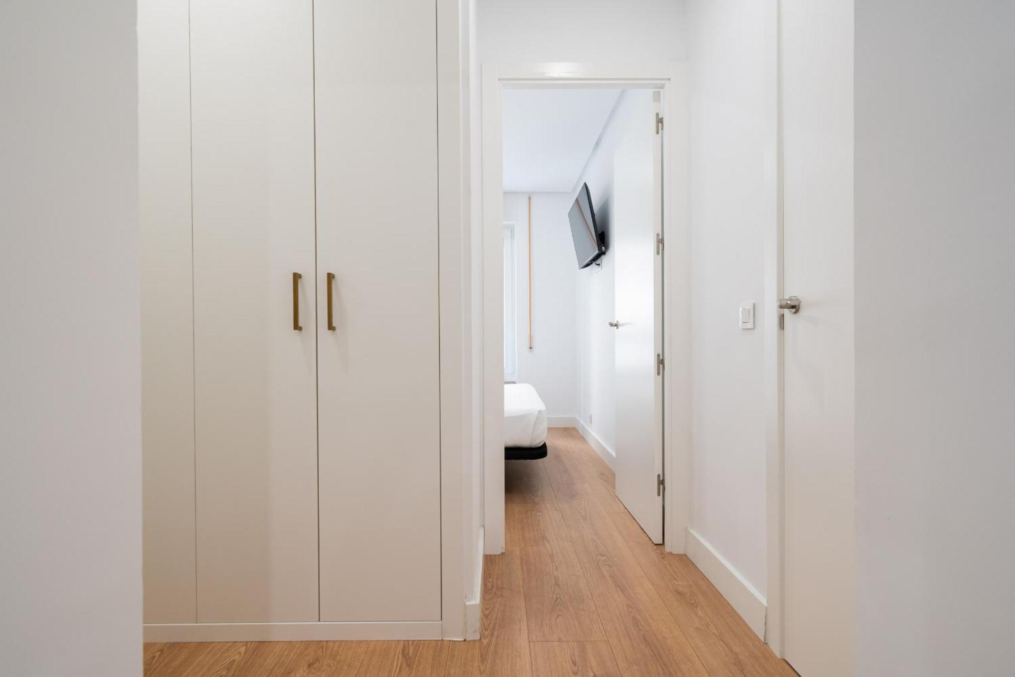Apartamento Reformado En La Gran Via Alquiler Temporal Madrid Exterior foto